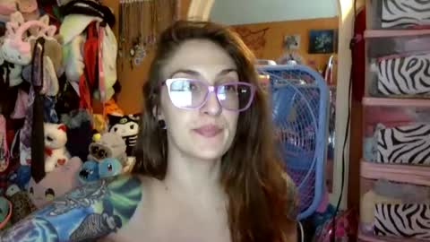 hi guys im back on here 3 online show from 11/07/25, 08:31