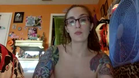 hi guys im back on here 3 online show from 11/14/25, 07:45