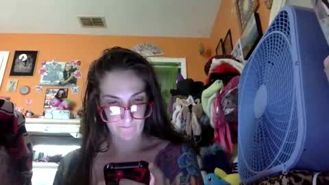 hi guys im back on here 3 online show from 05/13/26, 06:16