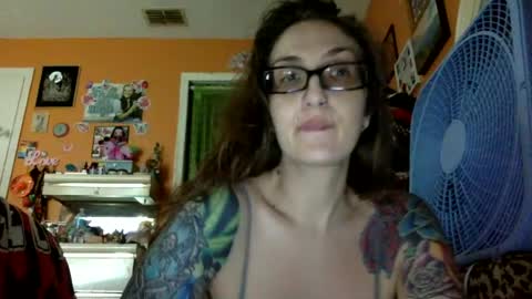 hi guys im back on here 3 online show from 07/20/26, 07:16