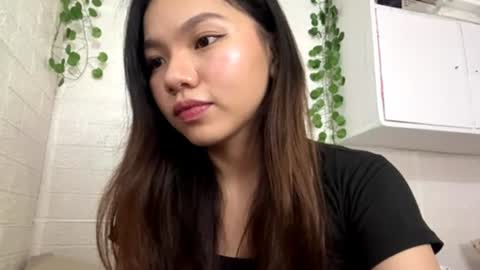 Snapshot of lillyponcho chatting on 07/02/26, 02:00 Rosa online show from 07/02/26, 02:00