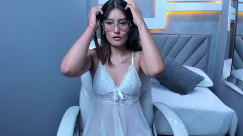 Snapshot of lillywills chatting on 09/30/25, 04:39 Lilly  online show from 09/30/25, 04:39