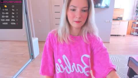 Snapshot of liloneforyou chatting on 10/03/25, 10:23 Semmy online show from 10/03/25, 10:23