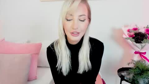 Snapshot of liloukatt chatting on 11/04/25, 12:26 Lilou online show from 11/04/25, 12:26