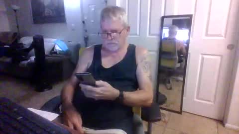 lilpackage69 online show from 10/17/25, 02:37