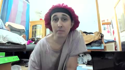 Snapshot of lilroshs chatting on 11/24/25, 12:32 LilRoshs online show from 11/24/25, 12:32