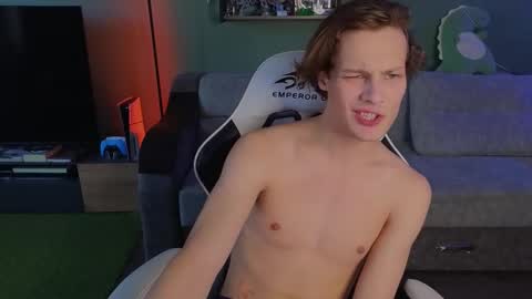 Snapshot of lilteddyboy chatting on 10/11/25, 01:42 lilteddyboy online show from 10/11/25, 01:42