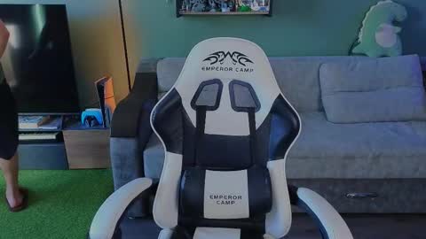 Snapshot of lilteddyboy chatting on 10/18/25, 09:43 lilteddyboy online show from 10/18/25, 09:43