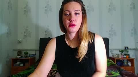 lilu_cute25 online show from 03/19/26, 10:36
