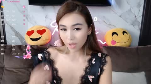 Lily online show from 01/31/25, 07:50