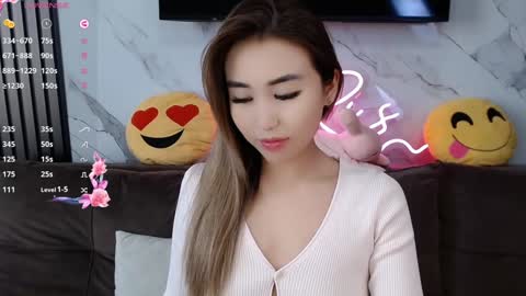 Lily online show from 02/06/25, 06:40