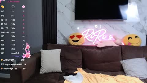 Lily online show from 02/12/25, 11:40