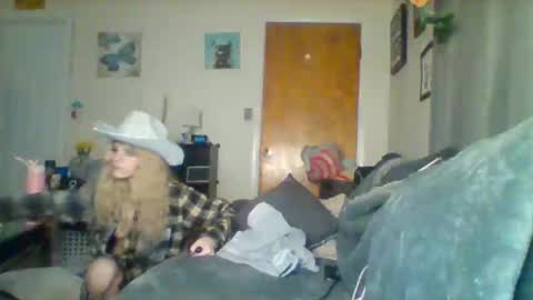 Snapshot of lilvioletxxx chatting on 09/13/25, 12:43 Little Violet online show from 09/13/25, 12:43