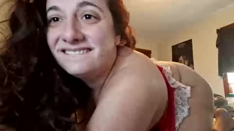 Snapshot of lilwhitemilf chatting on 12/15/25, 03:38 lilwhitemilf online show from 12/15/25, 03:38