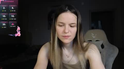 lily_and_jake online show from 05/19/26, 07:04