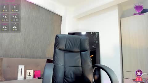 Snapshot of lily_cash1 chatting on 10/18/25, 07:14 lily_cash1 online show from 10/18/25, 07:14