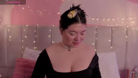 lily_cherry0 online show from 11/27/25, 09:06