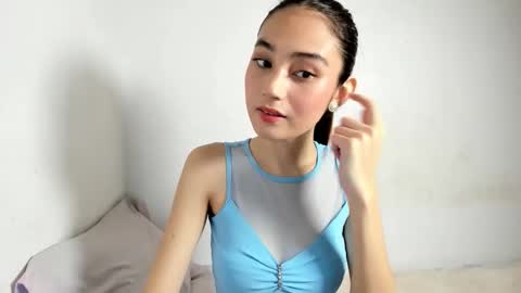 Snapshot of lily_ford_ chatting on 05/29/26, 06:11 Raelynn online show from 05/29/26, 06:11