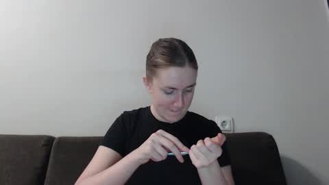 lily_love_x online show from 01/29/25, 10:43