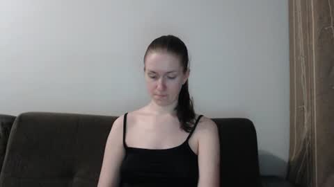 lily_love_x online show from 06/11/26, 12:32