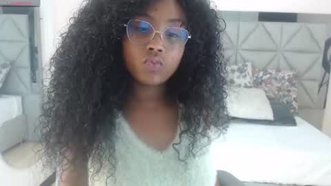 lily_mendoza online show from 06/10/26, 07:46