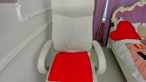 Lily online show from 04/10/26, 03:39