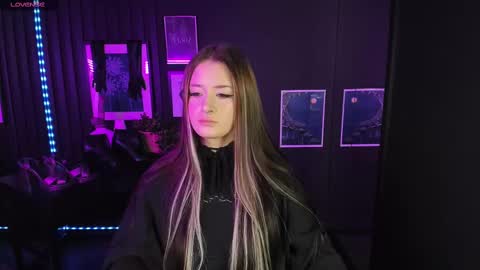 Lily online show from 02/10/25, 01:55