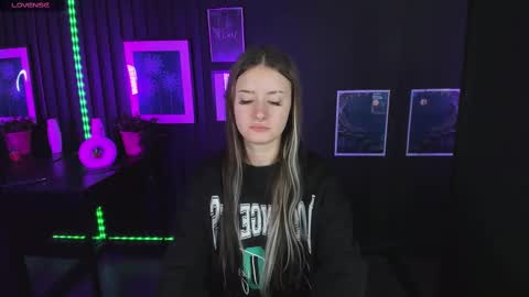 Lily online show from 03/02/25, 08:16