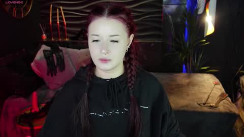 Lily online show from 10/22/25, 07:41