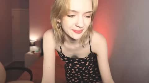 Snapshot of lily_moony chatting on 02/08/26, 12:25 Lily online show from 02/08/26, 12:25