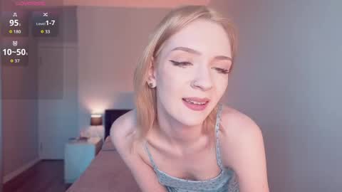 Snapshot of lily_moony chatting on 04/08/26, 07:41 Lily online show from 04/08/26, 07:41