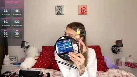 Snapshot of lily_more chatting on 11/18/25, 12:09 Lily my first stream online show from 11/18/25, 12:09