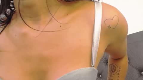 Lily Roberts online show from 02/23/25, 05:50