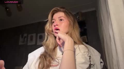 Sophie online show from 09/09/25, 05:56