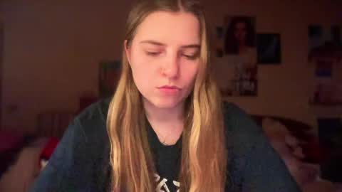 Lily online show from 03/29/26, 08:09