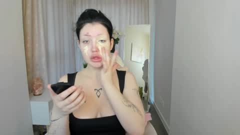 Snapshot of lily_sterling chatting on 05/11/26, 01:22 lily online show from 05/11/26, 01:22