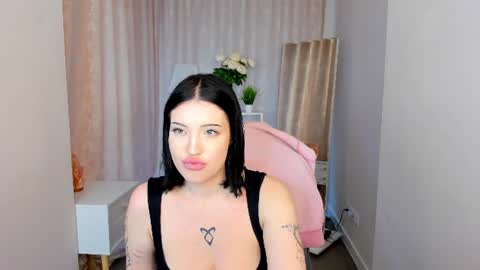 Snapshot of lily_sterling chatting on 06/12/26, 11:09 lily online show from 06/12/26, 11:09