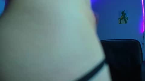 Snapshot of lily_stone04 chatting on 12/18/25, 05:57 lily_stone04 online show from 12/18/25, 05:57