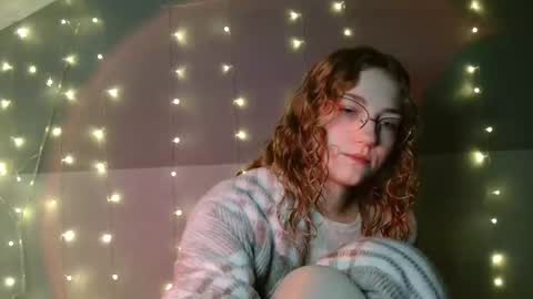small lily online show from 11/03/25, 06:09