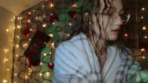 small lily online show from 12/14/25, 11:04