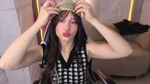 Snapshot of lily_tx chatting on 06/11/26, 12:47 Follow me.. Live 730 to 1400 online show from 06/11/26, 12:47