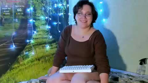 Snapshot of lily_violettt chatting on 08/04/26, 08:00 Lily online show from 08/04/26, 08:00