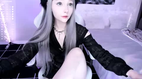Lily online show from 12/21/25, 04:52