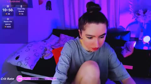 Snapshot of lily_xbaby chatting on 11/30/25, 08:18 LILY online show from 11/30/25, 08:18