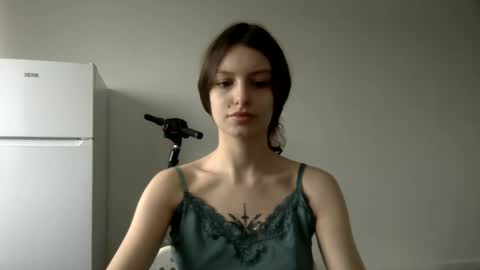 lilycandy_ online show from 03/07/25, 10:24