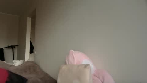 lilycandy_ online show from 10/28/25, 11:58