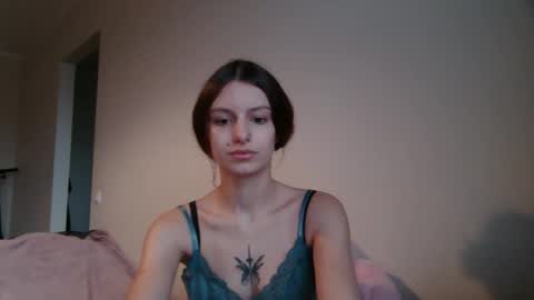 lilycandy_ online show from 10/30/25, 01:23