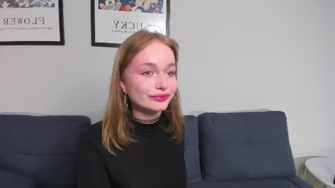 Snapshot of lilycoliins chatting on 07/17/26, 06:24 lilycoliins online show from 07/17/26, 06:24