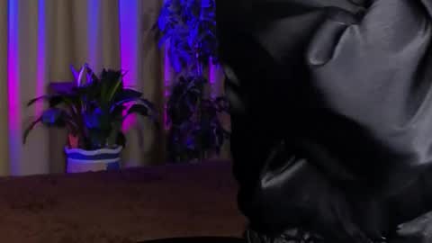 Snapshot of lilyconor chatting on 10/27/25, 04:55 Lily online show from 10/27/25, 04:55