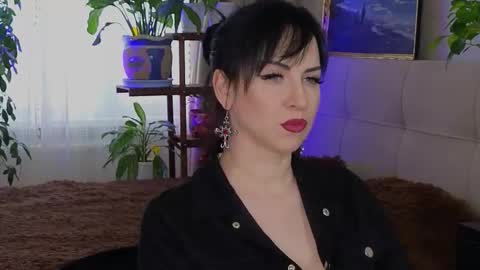 Snapshot of lilyconor chatting on 10/31/25, 11:22 Lily online show from 10/31/25, 11:22